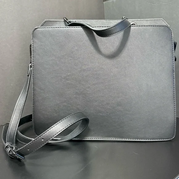 Steve Madden Bevelyn XL Purse (Black) - Picture 3 of 7